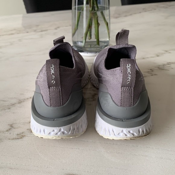 Women’s Nike Epic Phantom React Flyknit - Picture 9 of 12